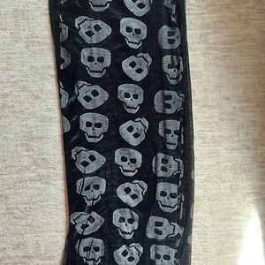 Skull scarf